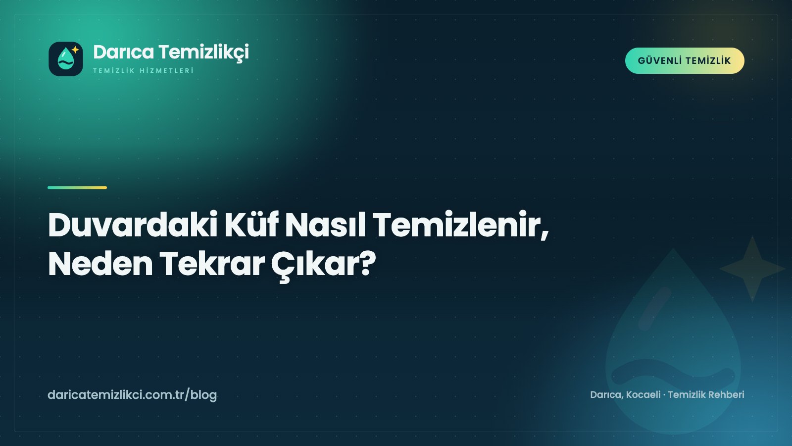 Duvardaki küf lekesini eldiven ve maskeyle nemli bezle silen kişi